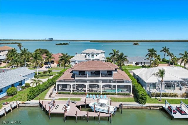 450 Pepperwood CT, Marco Island, FL 34145
