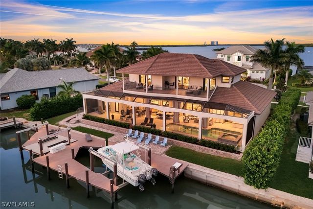 450 Pepperwood CT, Marco Island, FL 34145