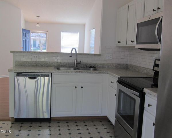 102 Checker Court, Apex, NC 27502