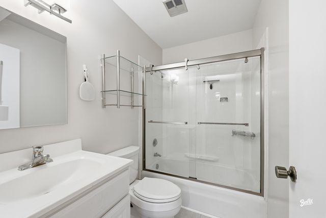 925 Spring Hill Drive 212, Northbrook, IL 60062