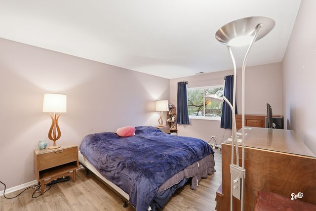 925 Spring Hill Drive 212, Northbrook, IL 60062