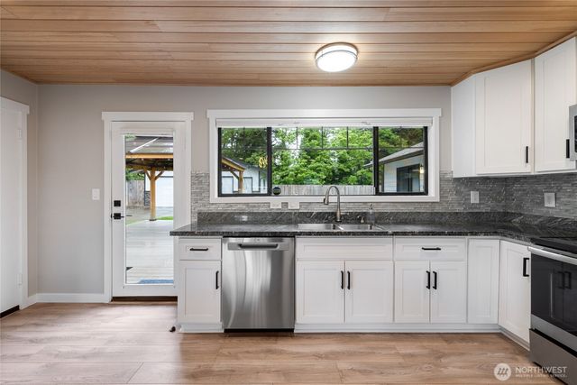 1117 N Hawthorne Street, Tacoma, WA 98406