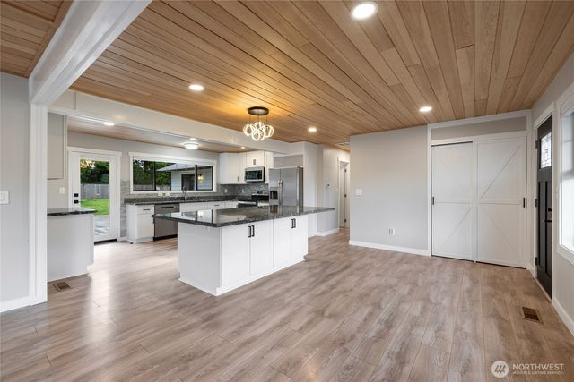 1117 N Hawthorne Street, Tacoma, WA 98406