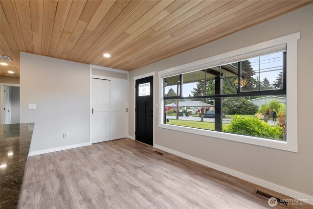 1117 N Hawthorne Street, Tacoma, WA 98406