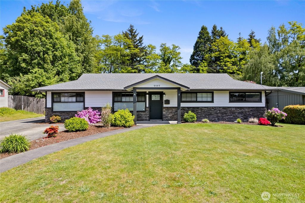 1117 N Hawthorne Street, Tacoma, WA 98406