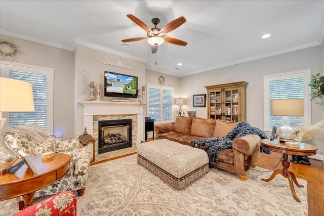 3601 Colonial Court DR, Roanoke, VA 24018