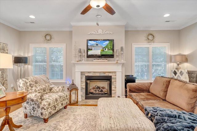 3601 Colonial Court DR, Roanoke, VA 24018