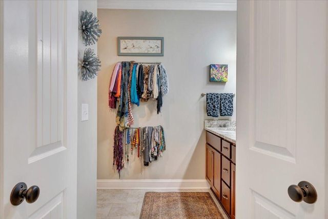 3601 Colonial Court DR, Roanoke, VA 24018