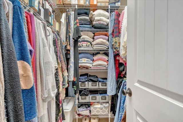 3601 Colonial Court DR, Roanoke, VA 24018