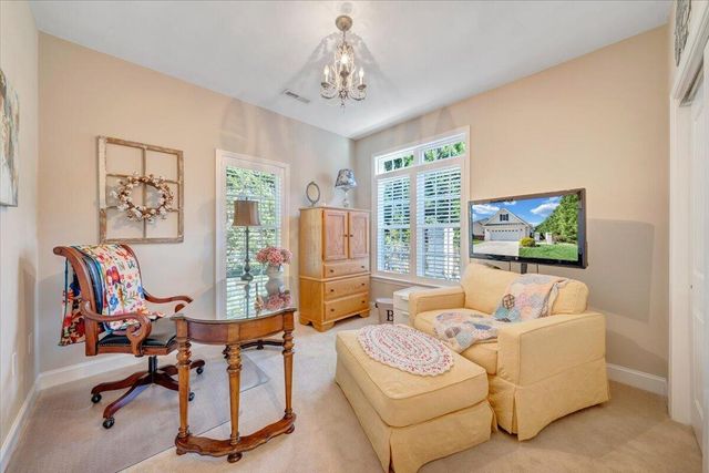 3601 Colonial Court DR, Roanoke, VA 24018