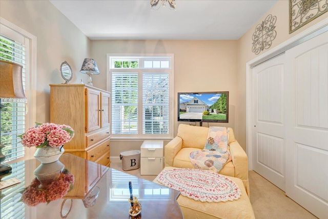 3601 Colonial Court DR, Roanoke, VA 24018