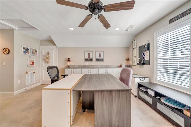 3601 Colonial Court DR, Roanoke, VA 24018