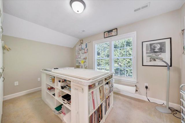 3601 Colonial Court DR, Roanoke, VA 24018