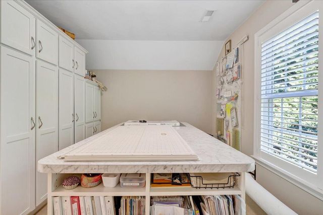 3601 Colonial Court DR, Roanoke, VA 24018