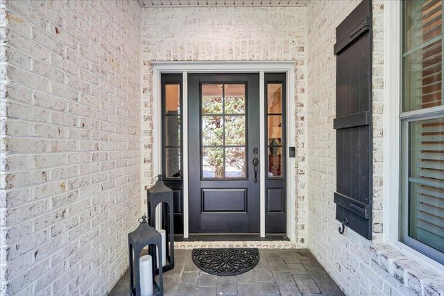 3601 Colonial Court DR, Roanoke, VA 24018