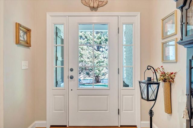 3601 Colonial Court DR, Roanoke, VA 24018