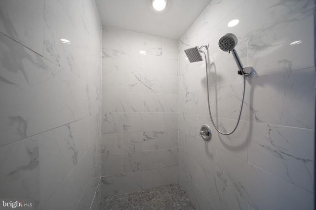 8020 EASTERN AVE NW, Washington, DC 20012