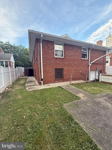 8020 EASTERN AVE NW, Washington, DC 20012