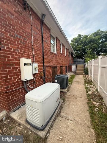 8020 EASTERN AVE NW, Washington, DC 20012