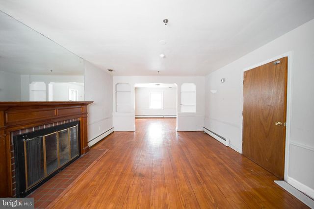8020 EASTERN AVE NW, Washington, DC 20012