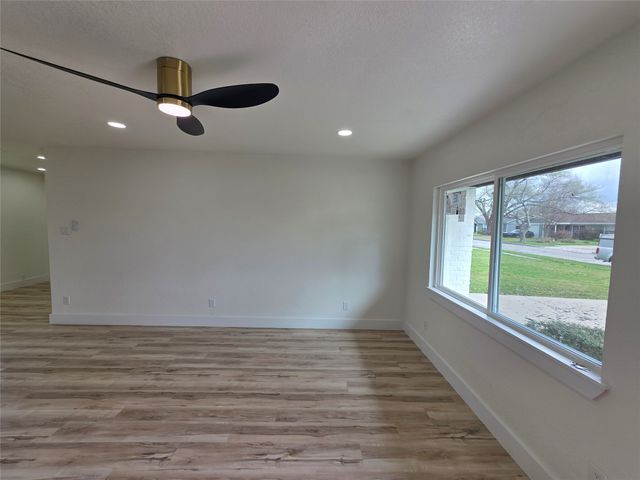 13831 Sundown Trail, Farmers Branch, TX 75234