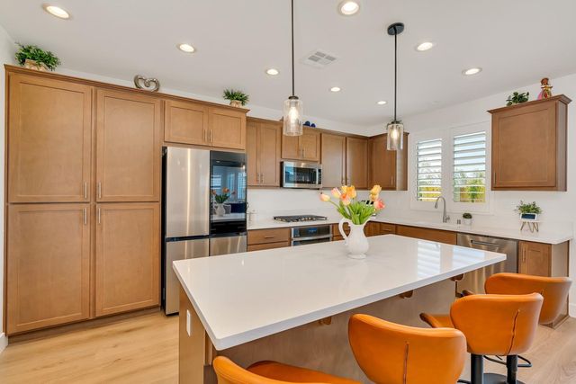 1174 Sunridge Drive, Hollister, CA 95023