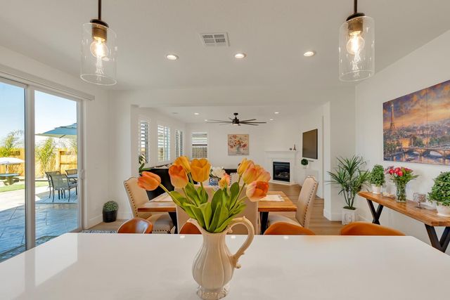1174 Sunridge Drive, Hollister, CA 95023