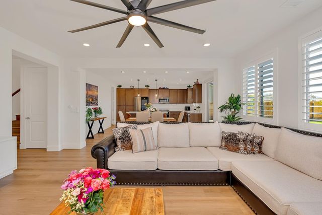 1174 Sunridge Drive, Hollister, CA 95023