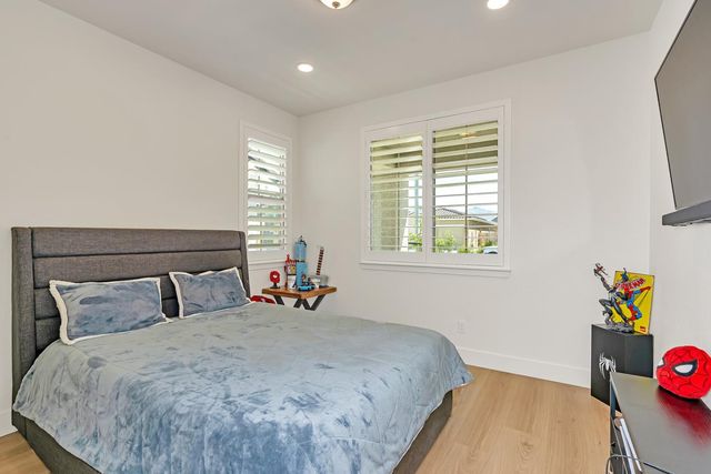 1174 Sunridge Drive, Hollister, CA 95023