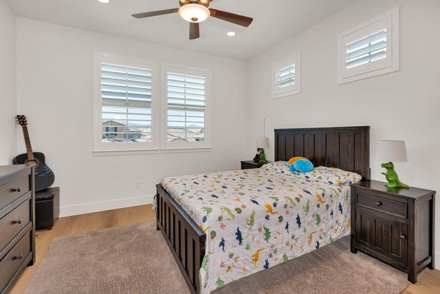 1174 Sunridge Drive, Hollister, CA 95023