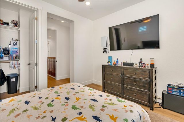 1174 Sunridge Drive, Hollister, CA 95023