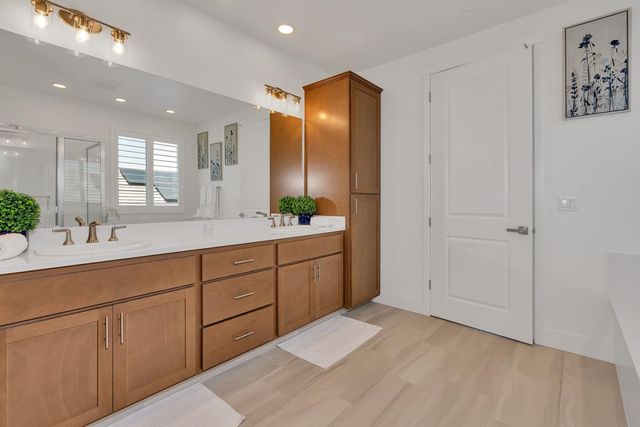 1174 Sunridge Drive, Hollister, CA 95023