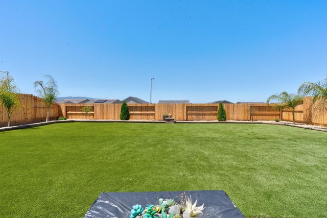1174 Sunridge Drive, Hollister, CA 95023