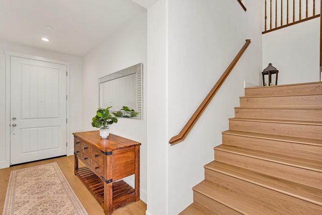 1174 Sunridge Drive, Hollister, CA 95023