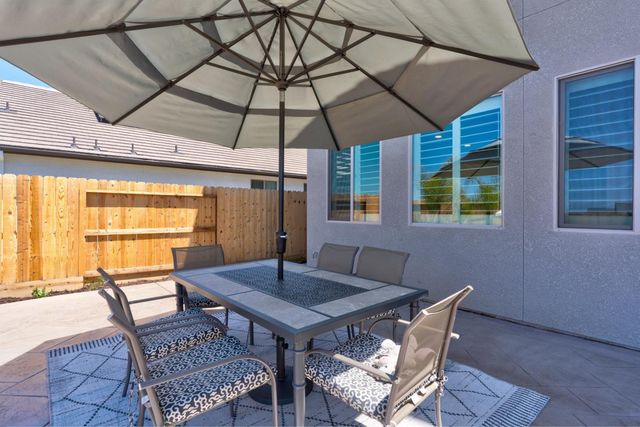 1174 Sunridge Drive, Hollister, CA 95023