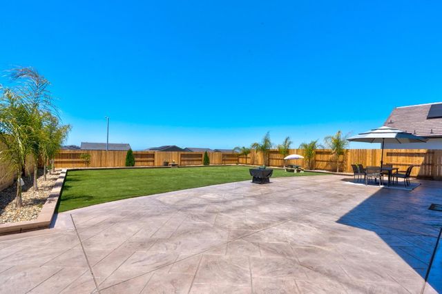 1174 Sunridge Drive, Hollister, CA 95023