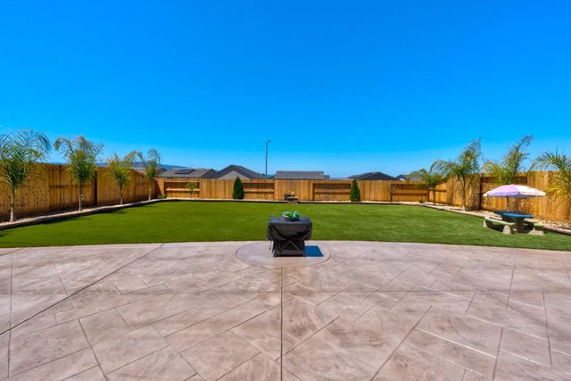 1174 Sunridge Drive, Hollister, CA 95023