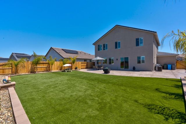 1174 Sunridge Drive, Hollister, CA 95023