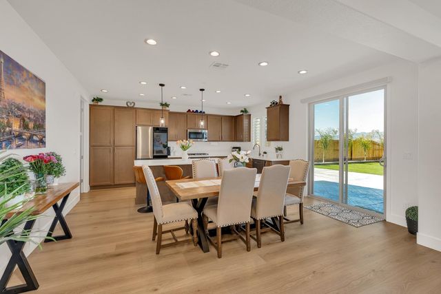 1174 Sunridge Drive, Hollister, CA 95023