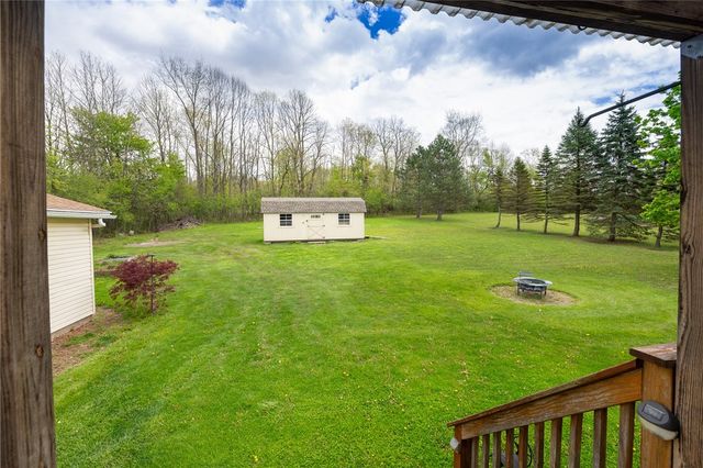 2827 County Road 10, Hopewell, NY 14424