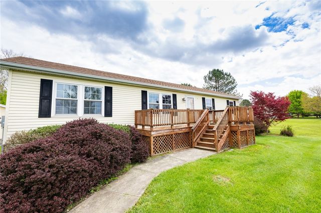 2827 County Road 10, Hopewell, NY 14424