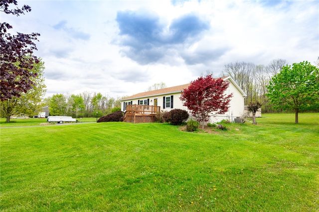 2827 County Road 10, Hopewell, NY 14424