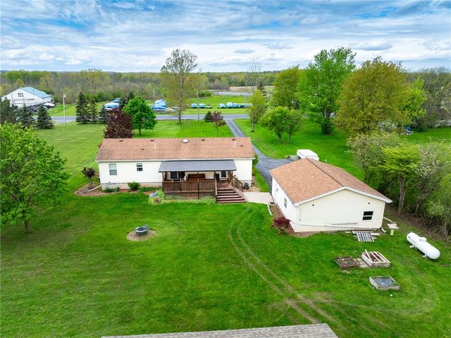 2827 County Road 10, Hopewell, NY 14424