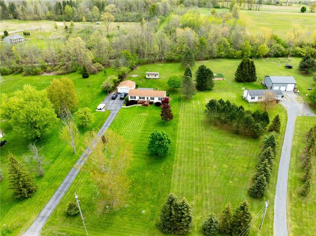 2827 County Road 10, Hopewell, NY 14424