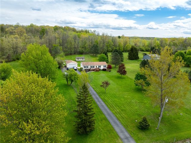 2827 County Road 10, Hopewell, NY 14424