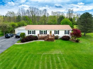 2827 County Road 10, Hopewell, NY 14424