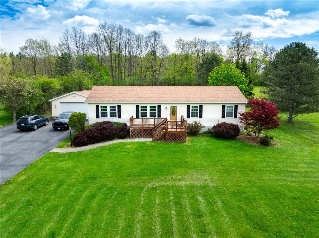 2827 County Road 10, Hopewell, NY 14424