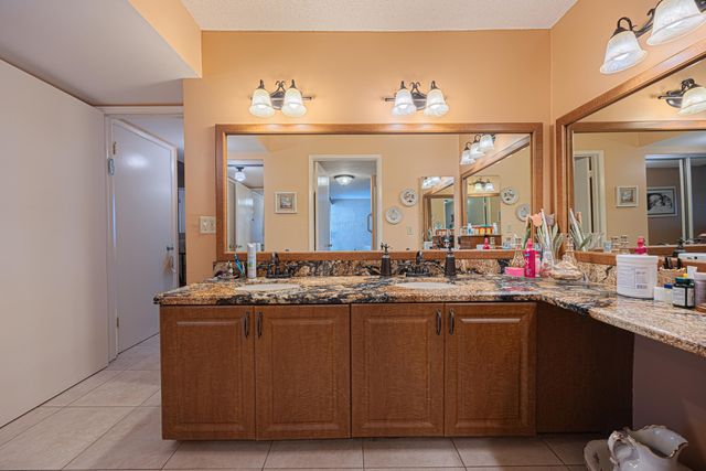 5750 Camino Del Sol 202, Boca Raton, FL 33433