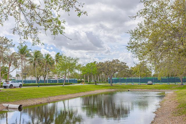 5750 Camino Del Sol 202, Boca Raton, FL 33433