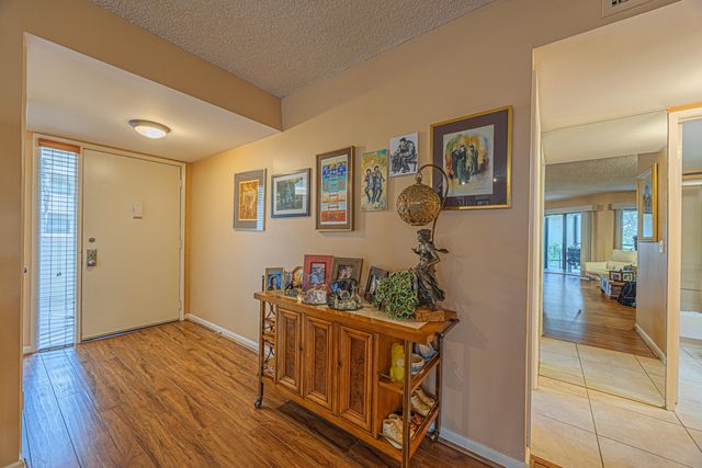 5750 Camino Del Sol 202, Boca Raton, FL 33433